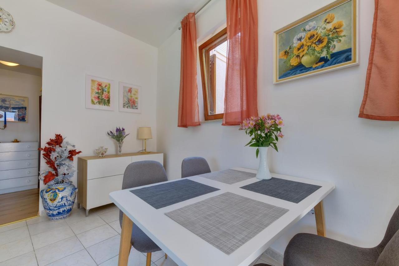 Apartments Hemetek Veli Lošinj Екстериор снимка